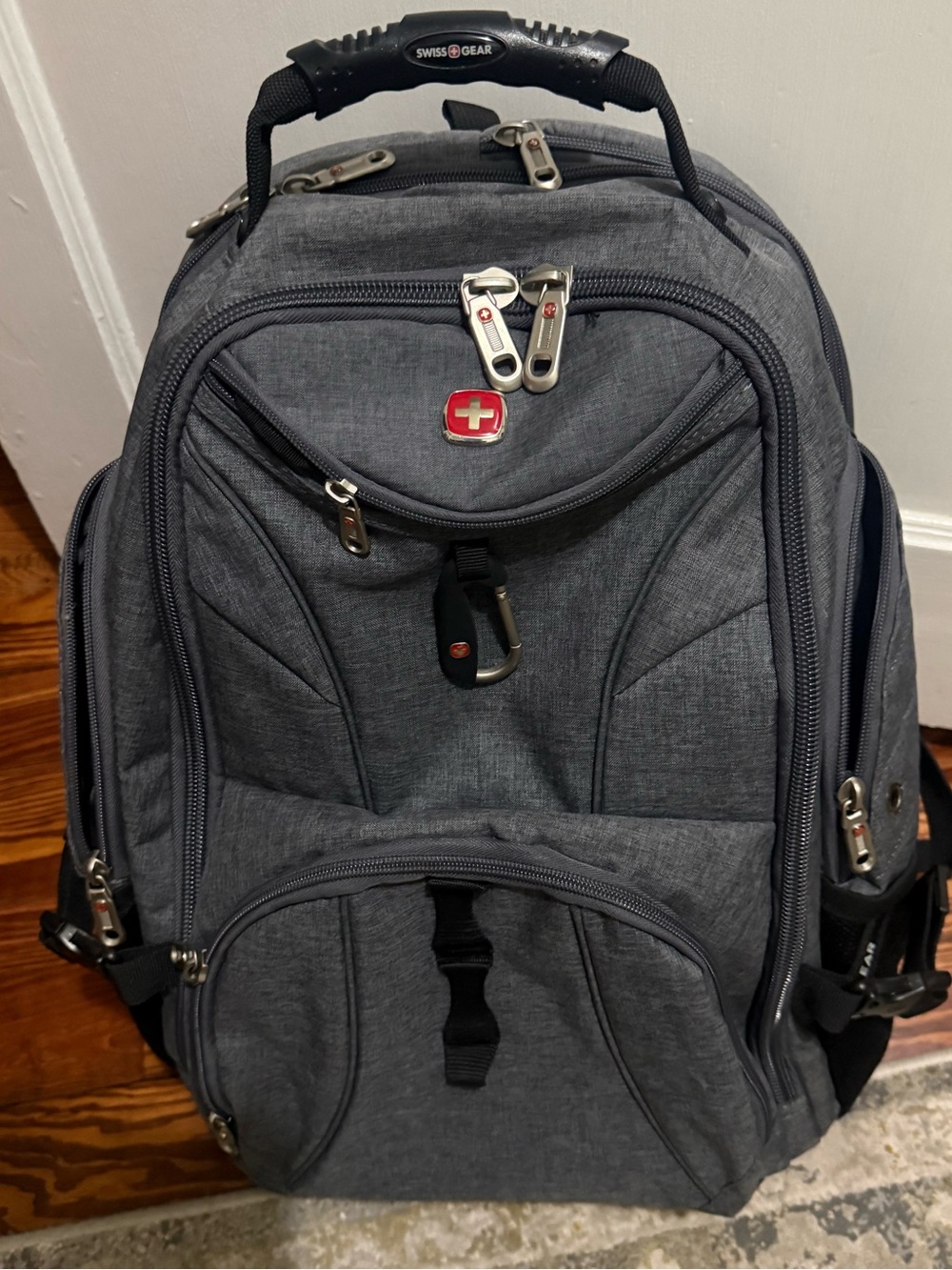 EUC SwissGear Gray Laptop Backpack - 17”, 31L capacity